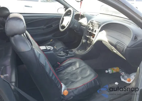 2000 Ford Mustang z USA, uszkodzony, nr VIN 1FAFP4442YF226226